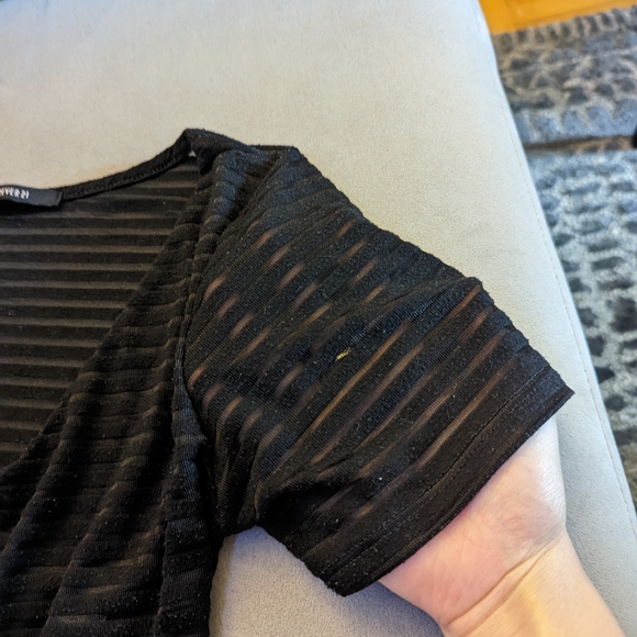 Black Forever 21 crop top - Picture 5 of 5